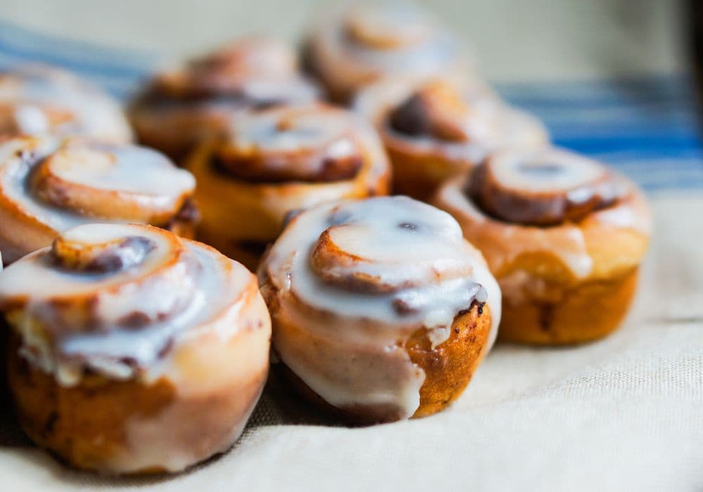 mini cinnamon scrolls